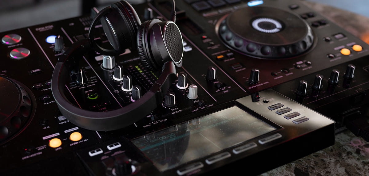 YAMAKI DISTRIBUCIÓN DE TECNOLOGÍA Y SOLUCIONES DE AUDIO PROFESIONAL