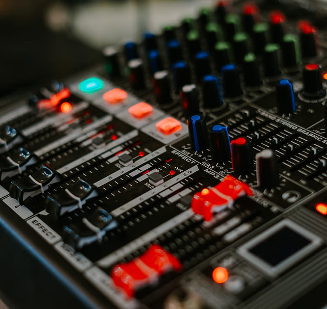 YAMAKI DISTRIBUCIÓN DE TECNOLOGÍA Y SOLUCIONES DE AUDIO PROFESIONAL